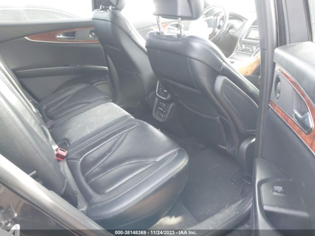 2019 LINCOLN NAUTILUS 2LMPJ8L98KBL14808 Photo 7