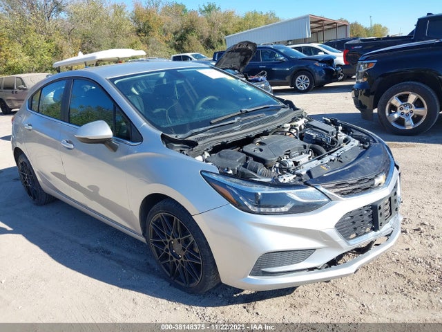 Chevrolet CRUZE LT 2018 3G1BE6SM9JS628896 Image 1