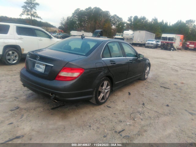 2010 MERCEDES-BENZ C 300 SPORT/LUXURY/ VIN: WDDGF5EB5AR108962