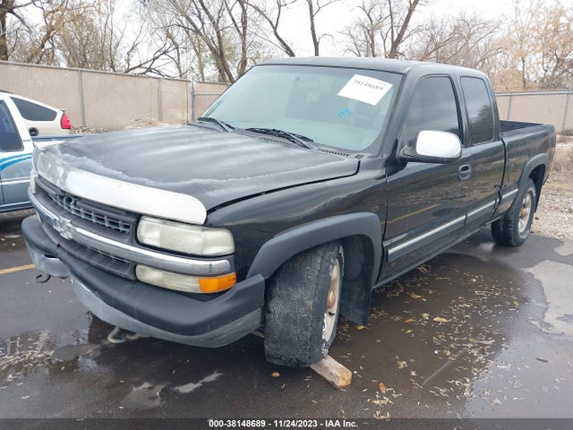 2002 CHEVROLET SILVERADO 1500 LS VIN: 2GCEK19T721223579