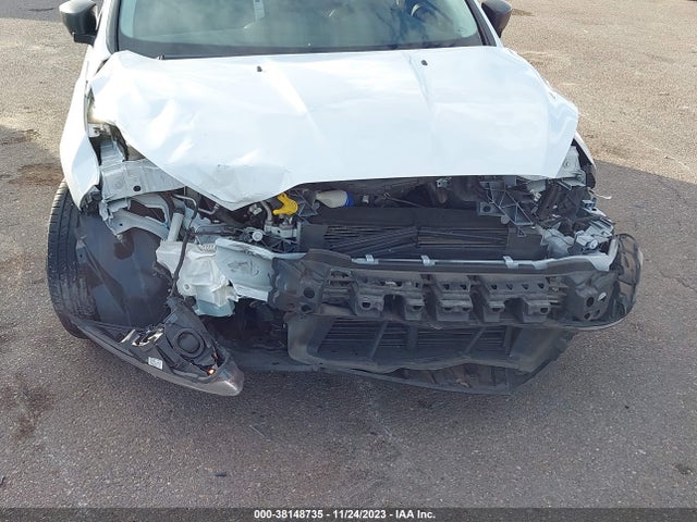 Ford FOCUS S 2017 1FADP3E21HL255068 Image 6
