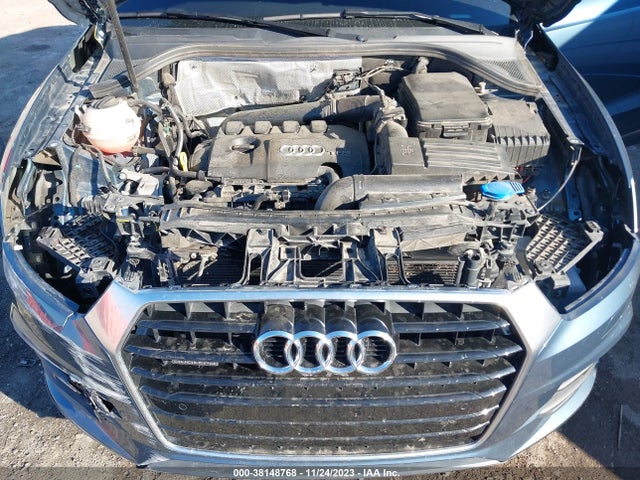 WA1JCCFS8HR002327 Audi Q3 2.0t Premium