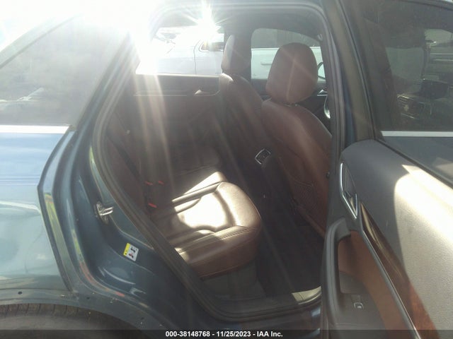 WA1JCCFS8HR002327 Audi Q3 2.0t Premium
