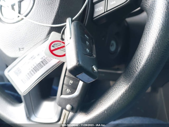 2021 TOYOTA COROLLA LE VIN: 5YFEPMAE2MP209724