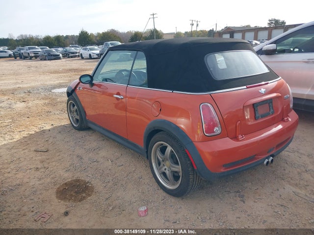2005 MINI COOPER S WMWRH33465TF83339 Photo 2