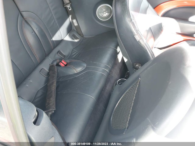 2005 MINI COOPER S WMWRH33465TF83339 Photo 7