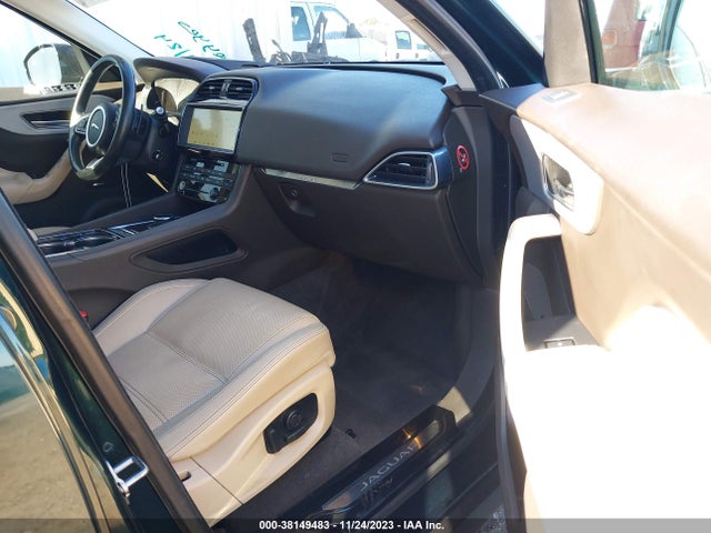 2017 JAGUAR F-PACE SADCK2BVXHA069722 Photo 4