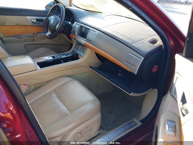 2010 JAGUAR XF SAJWA0FA0AHR71480 Photo 4