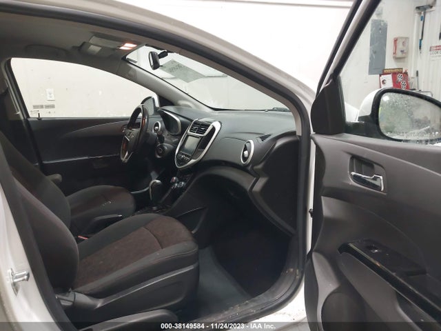 Chevrolet Sonic Lt Auto 2017 1G1JD6SH6H4165515 Image 5