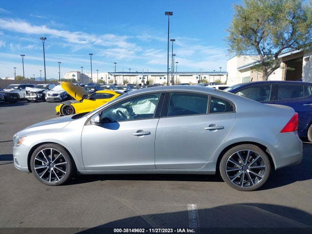 Продаж на аукціоні авто 2017 Volvo S60 T5 Dynamic, vin: YV126MFL0H2438057, номер лоту: 38149602