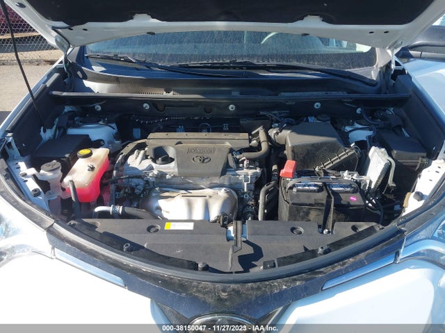 2018 TOYOTA RAV4 LE VIN: 2T3ZFREV2JW440068