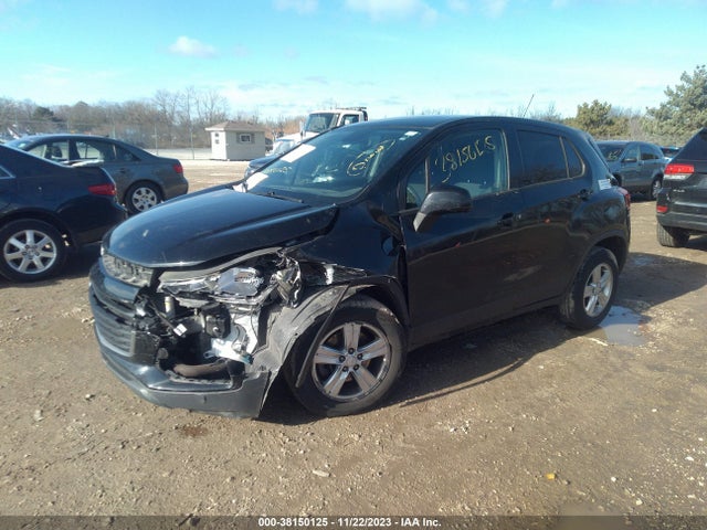 Chevrolet TRAX LS 2019 3GNCJKSB0KL219428 Image 2