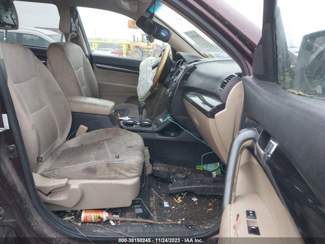 2012 KIA SORENTO LX VIN: 5XYKT3A69CG305435