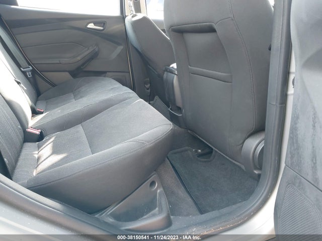 2015 FORD FOCUS SE VIN: 1FADP3F27FL213824