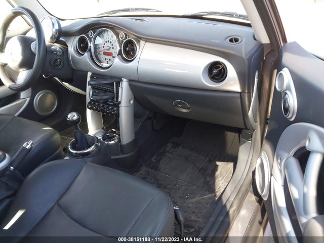 2005 MINI COOPER S WMWRE33415TD93781 Photo 4