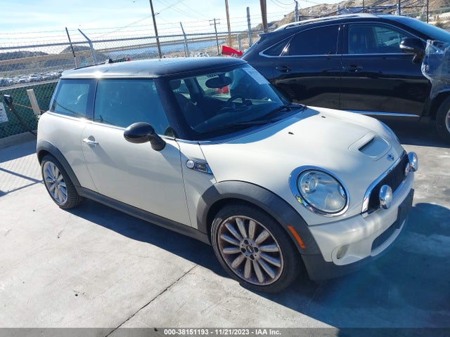 2010 MINI COOPER S WMWMF7C52ATZ34710 Photo 0
