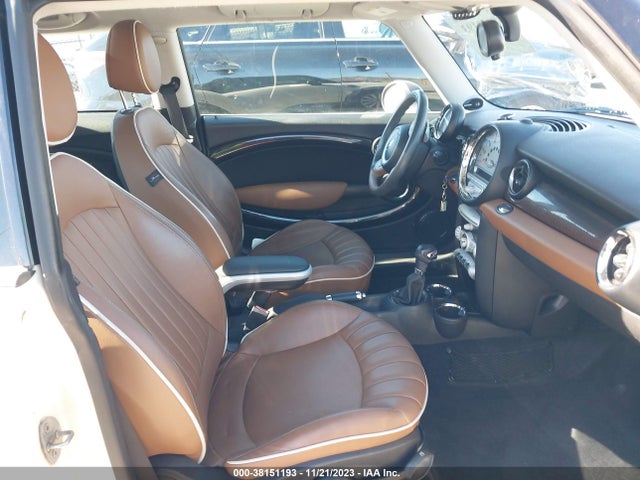 2010 MINI COOPER S WMWMF7C52ATZ34710 Photo 4