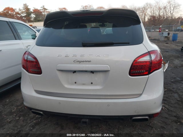 2014 PORSCHE CAYENNE PLATINUM EDITION VIN: WP1AA2A22ELA07548