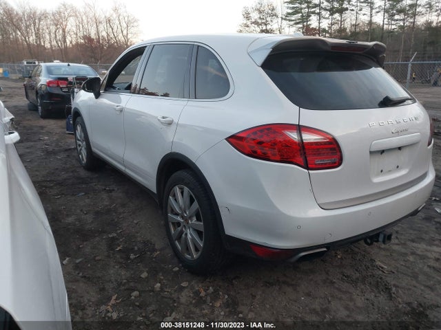 2014 PORSCHE CAYENNE WP1AA2A22ELA07548 Photo 2