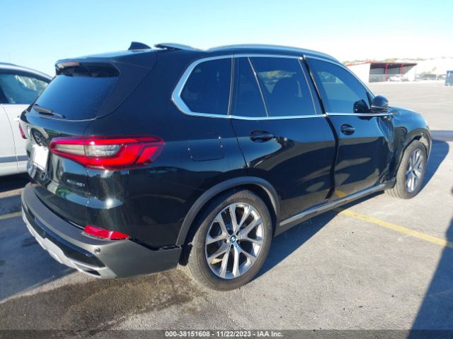 2020 BMW X5 5UXCR6C02LLL65279 Photo 3