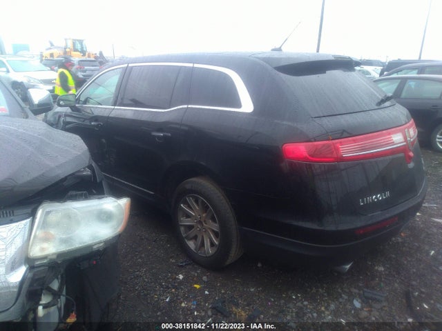Lincoln Mkt Livery 2016 2LMHJ5NK9GBL02855 Image 3