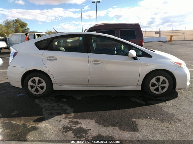 Toyota Prius Four 2015 JTDKN3DU4F0396547 Image 13