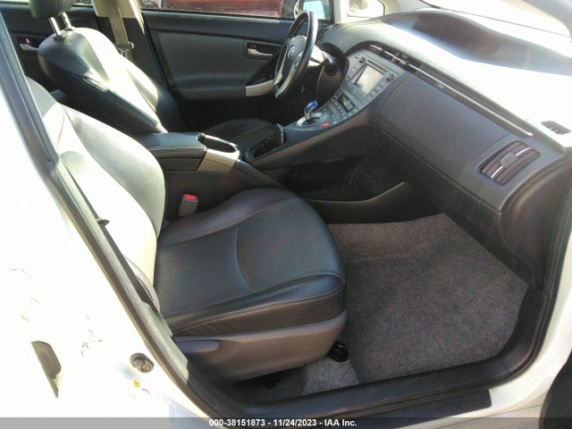 Toyota Prius Four 2015 JTDKN3DU4F0396547 Image 5