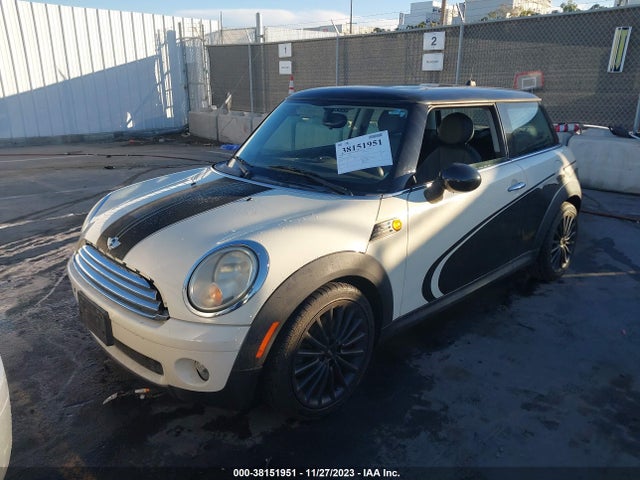 2010 MINI COOPER WMWMF3C55ATZ23421 Photo 1