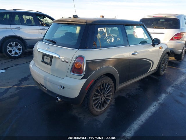 2010 MINI COOPER WMWMF3C55ATZ23421 Photo 3