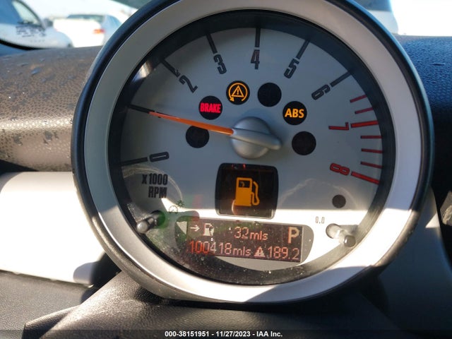 2010 MINI COOPER WMWMF3C55ATZ23421 Photo 6