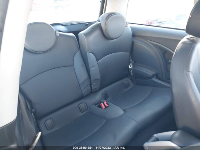 2010 MINI COOPER WMWMF3C55ATZ23421 Photo 7