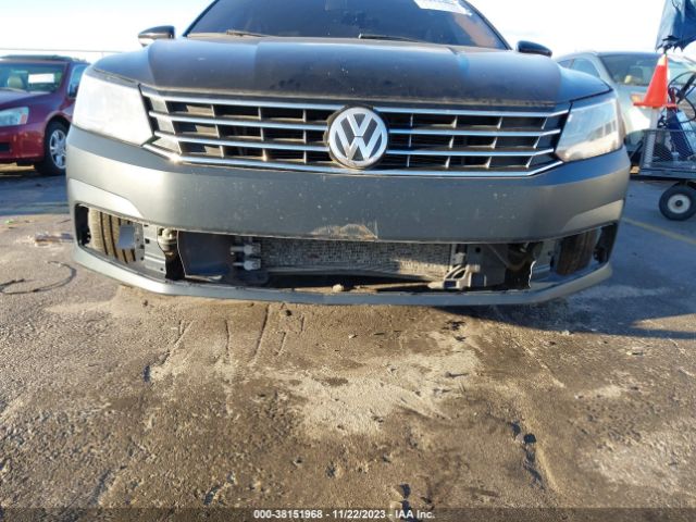 1VWAT7A37HC069997 Volkswagen Passat 1.8t S