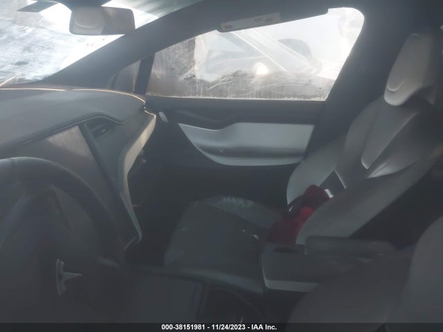 2019 TESLA MODEL X 5YJXCBE26KF156978 Photo 6