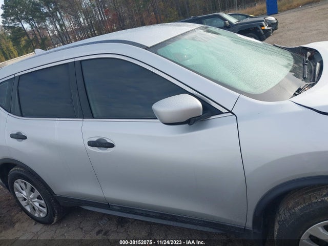 2018 NISSAN ROGUE S VIN: 5N1AT2MT6JC776415
