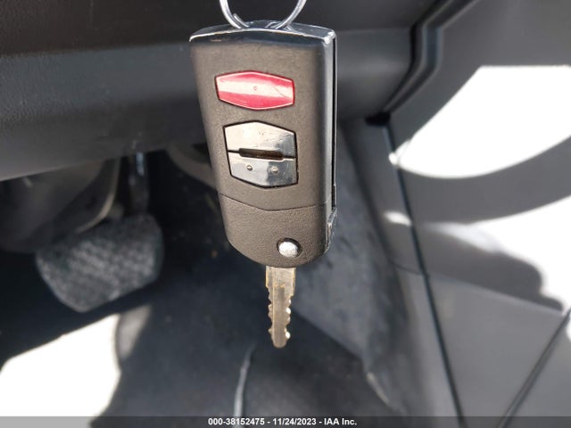 2008 MAZDA MAZDA5 SPORT VIN: JM1CR293680301783