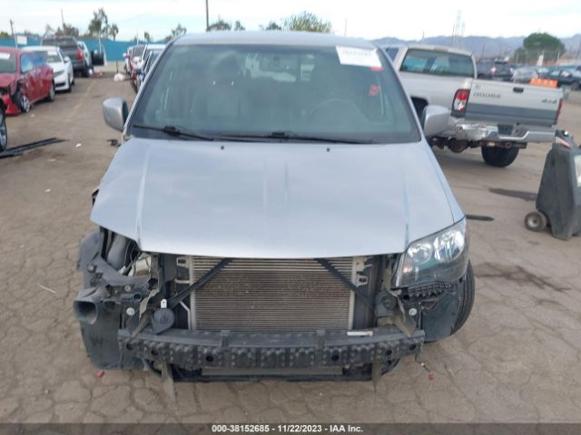 2C4RDGEG2JR190000 Dodge Grand Caravan Gt