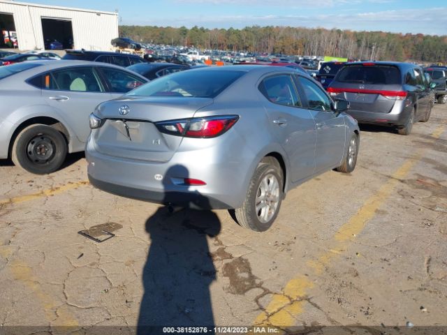 3MYDLBYV0JY311425 Toyota YARIS IA