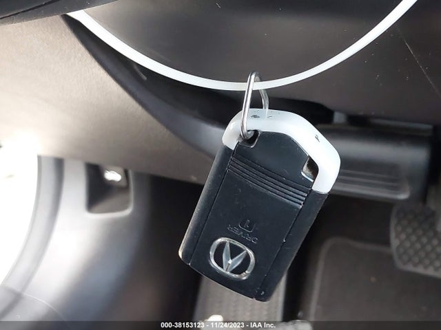 2014 ACURA ILX 2.0L VIN: 19VDE1F30EE010092