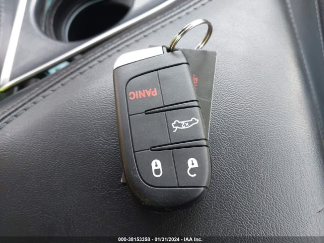 2C3CDZAG2JH280524 Dodge Challenger Sxt Plus