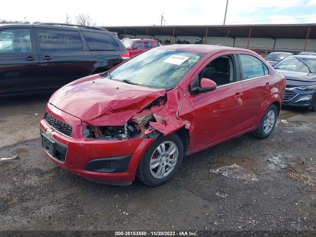 Chevrolet Sonic Lt Auto 2015 1G1JC5SB1F4220409 Image 2