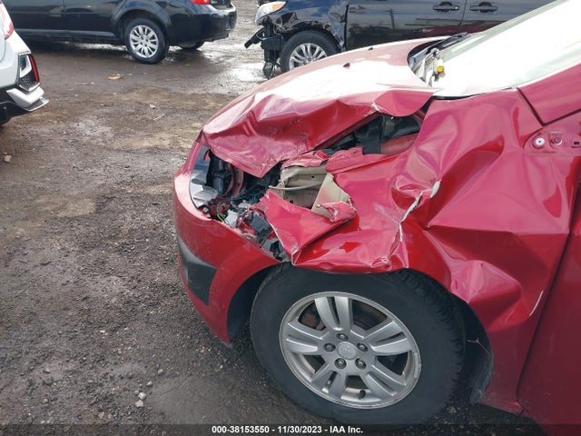 Chevrolet Sonic Lt Auto 2015 1G1JC5SB1F4220409 Image 6