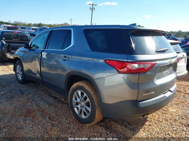 Chevrolet Traverse Ls 2018 1GNERFKW0JJ200699 Image 3