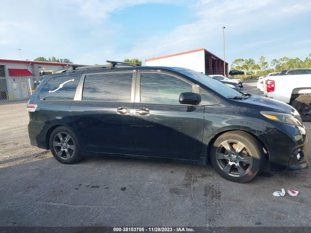 2017 TOYOTA SIENNA SE PREMIUM 8 PASSENGER VIN: 5TDXZ3DCXHS847014