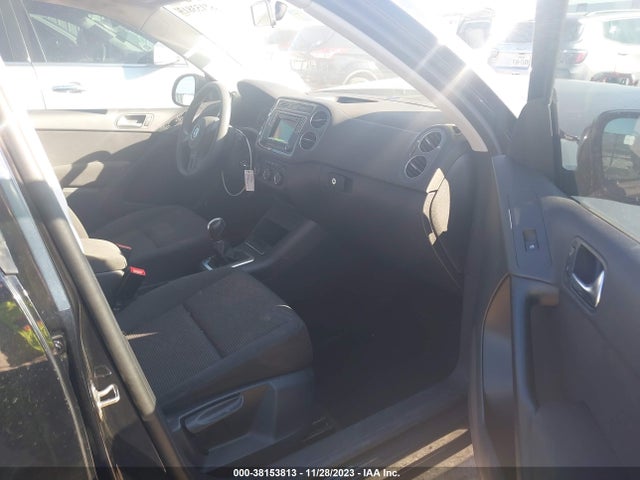 WVGAV7AX0HK044618 Volkswagen Tiguan 2.0t/2.0t S