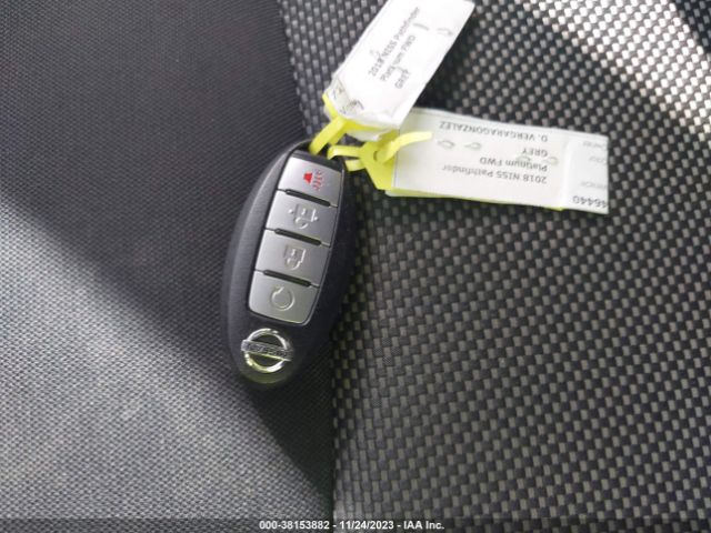 5N1DR2MN8JC617070 Nissan Pathfinder Sv