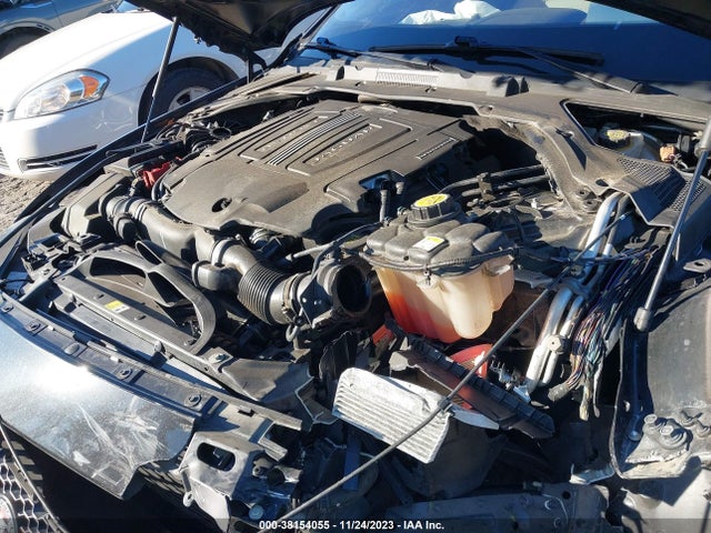 2017 JAGUAR XE SAJAE4BV7HA962454 Photo 9