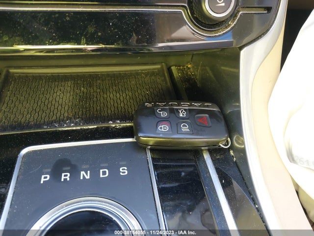 2017 JAGUAR XE SAJAE4BV7HA962454 Photo 10