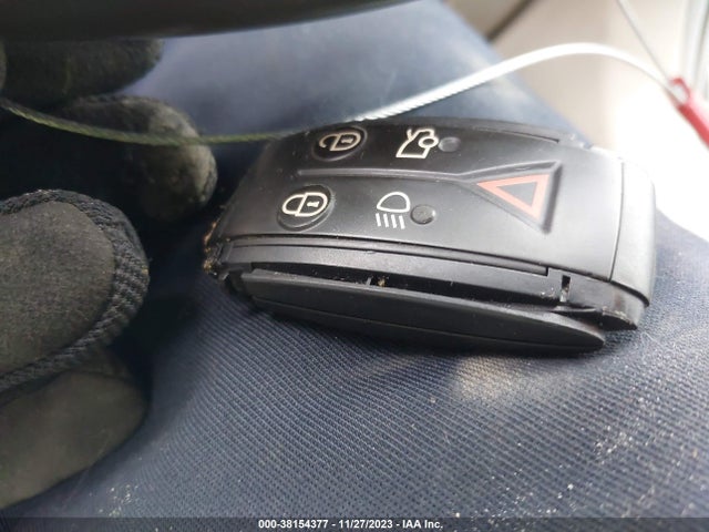 2011 JAGUAR XF SAJWA0GB0BLS19106 Photo 10