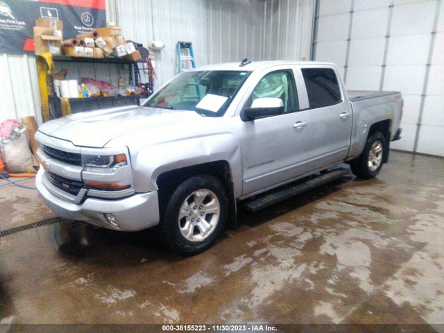 Chevrolet Silverado 1500 2lt 2018 3GCUKREC7JG493773 Image 2
