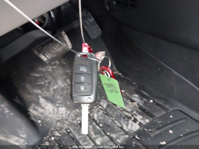 2023 HYUNDAI VENUE SEL VIN: KMHRC8A3XPU262080